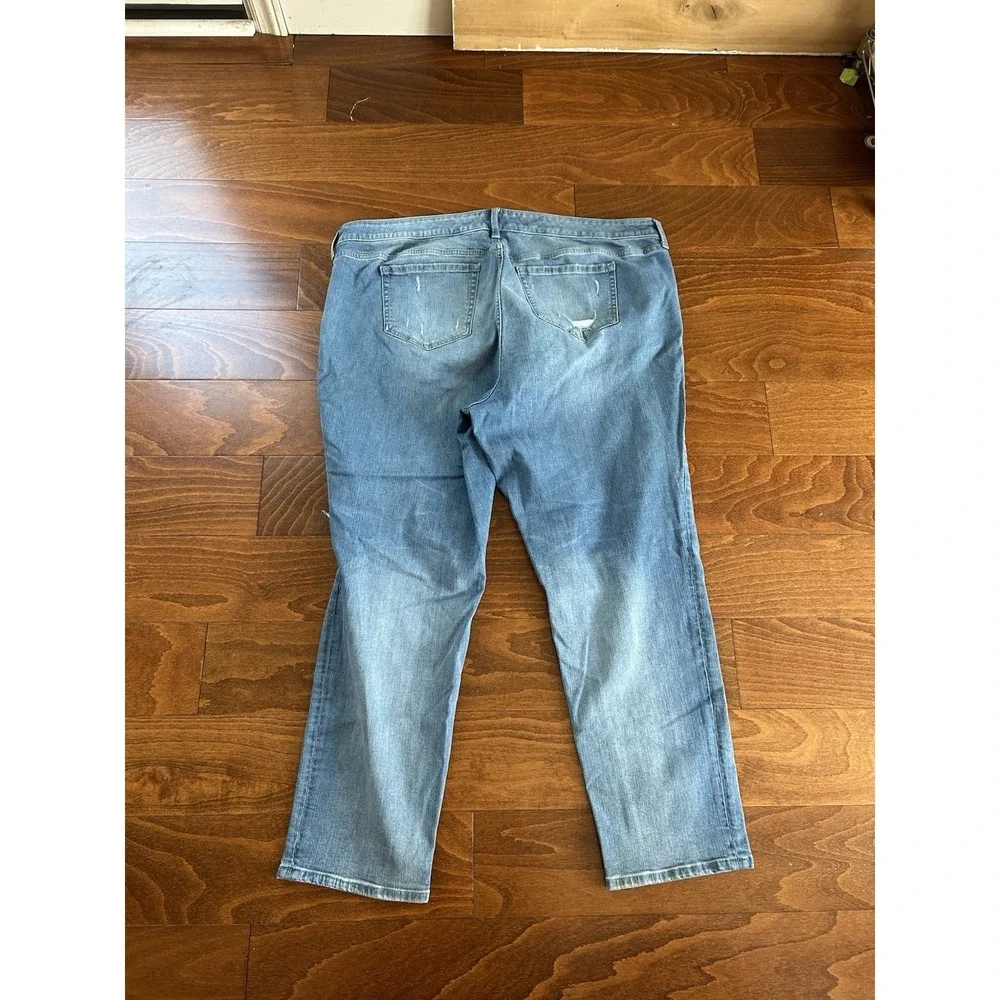 Torrid Boyfriend Straight Mid-Rise Jean Karma Medium Wash Denim Sz 22 R Distress